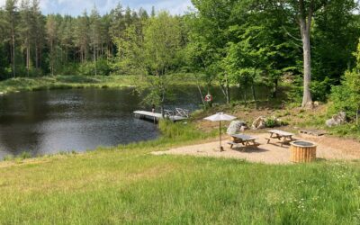 Asmoarp Natur: ställplatser, kaffestuga och julgranar